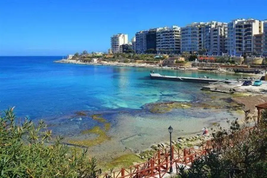Cosy 1Br Penthouse With Terrace, Great Location Apartment Gzira